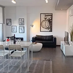 https://dezo-luxury-town-apartment.hotelsatayianapa.com
